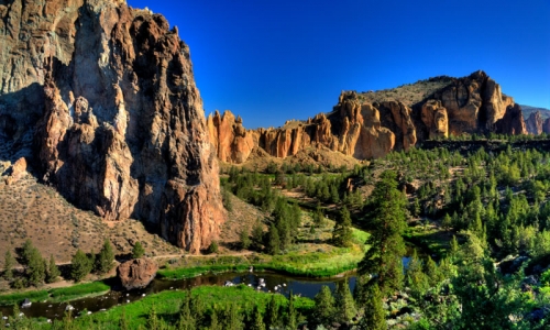 Climbing Smith Rock State Park Smith Rocks Bend Central Oregon Crooked River