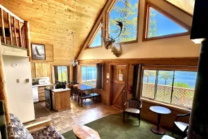 Paulina Lake Lodge