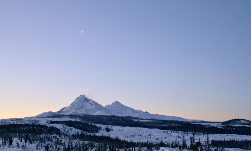 Moon over the Three Sisters