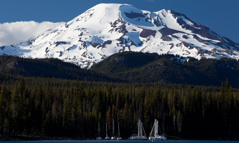Sailboats on Elk Lake